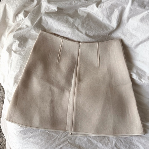 ALEXANDER WANG PLEATED CREAM TEXTURED MINI SKIRT - Picture 7 of 8
